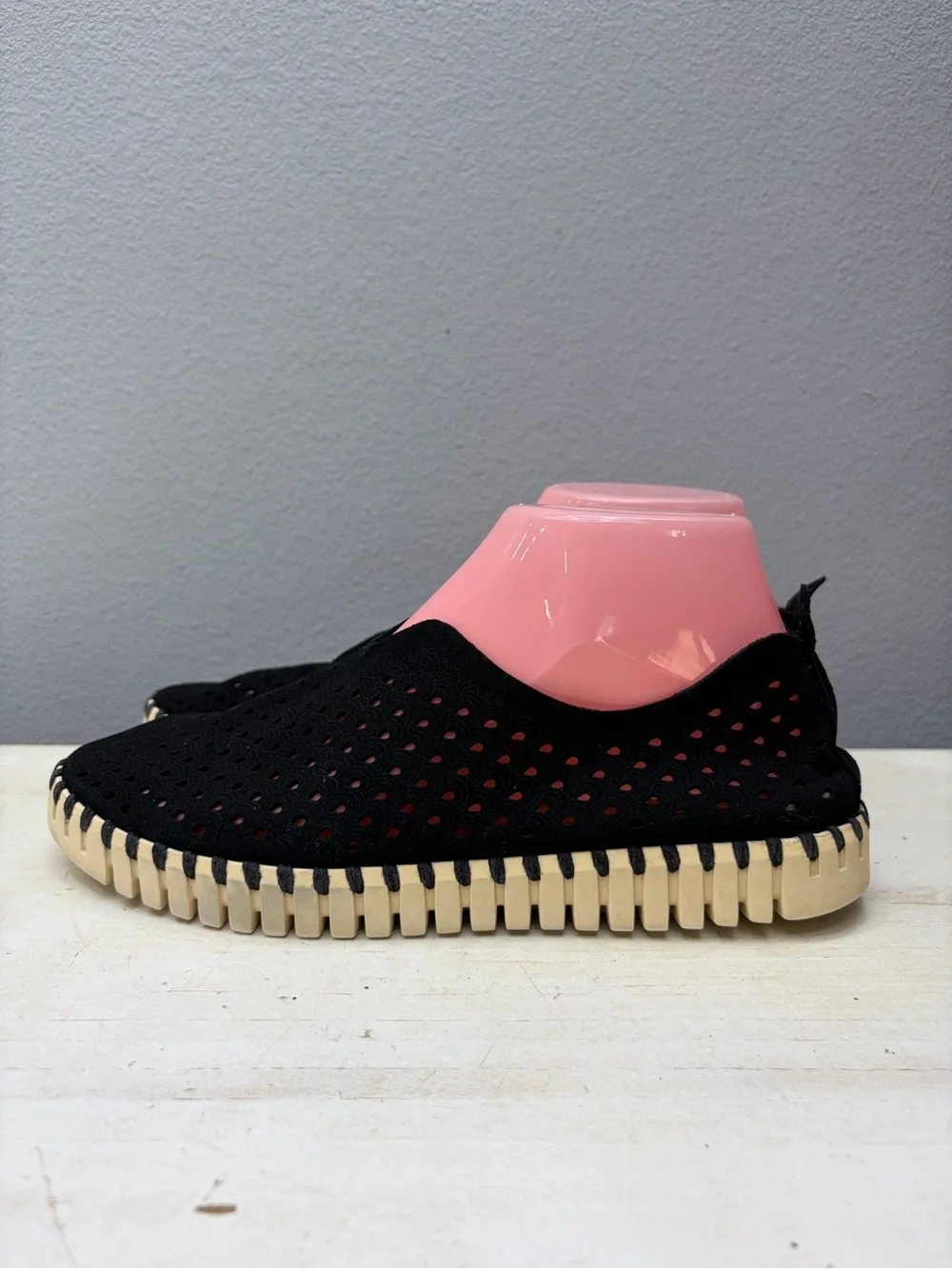 IIse Jacobsen Black Tulip Slip On Shoes Size 39
